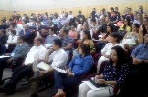 Mesa-redonda sobre terminalidade da vida rene 110 participantes em Maring