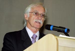 Paran homenageia Dr. Gerson Zafalon por sua atuao no CFM