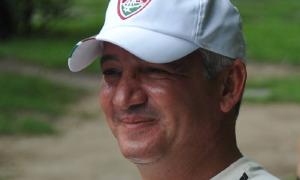 Pesar por morte de mdico e repdio  violncia