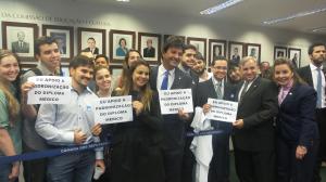 Avana na Cmara PL que obriga denominao de mdico nos diplomas