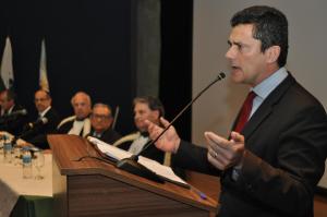 Aos mdicos, Srgio Moro diz que a sociedade pode combater a corrupo
