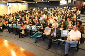 Seminrio Trans-Formando o Paran reuniu mais de 250 participantes da sede do CRM-PR