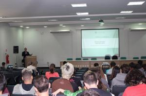 Interface entre Medicina e Direito debatida em semana acadmica da UEM