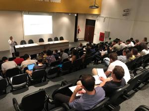 Simpsio de Nefrologia rene 60 estudantes de Medicina