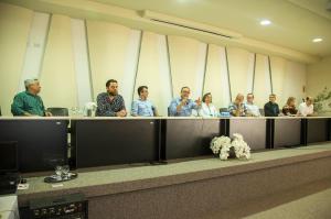 UEM e UEL discutem impasse no pagamento das bolsas para a residncia mdica