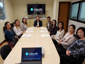 Seis recm-formados recebem credenciais mdicas na Sede do CRM-PR em Curitiba