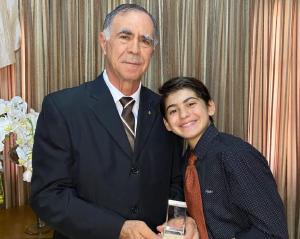 Pediatra de Guaíra homenageado pelos 50 anos de trabalho cumpridos de modo exemplar