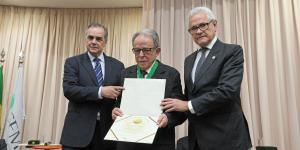 Prof. Euripides Ferreira recebe do CFM a comenda de Medicina e Ensino Mdico