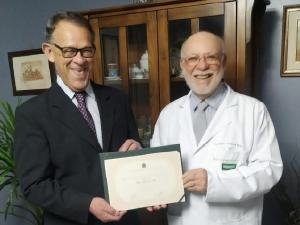 Dr. Pedro Jacintho Neto, mdico ponta-grossense homenageado pelos 50 anos de atuao