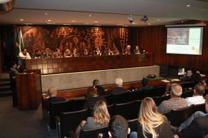 Assembleia Legislativa do PR faz audincia pblica sobre cursos a distncia na rea da Sade