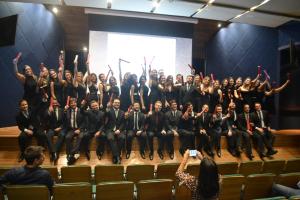 Santa Casa de Curitiba realiza formatura de 48 mdicos residentes