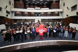 Assembleia Legislativa do Paran homenageia Hospital Universitrio Cajuru na passagem dos 65 anos