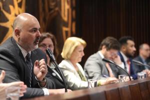 Regulamentao da Telessade no Paran  debatida na Assembleia Legislativa