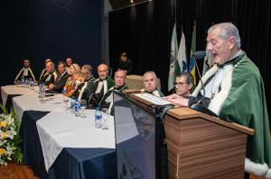 Novos acadmicos tomam posse na Academia Paranaense de Medicina