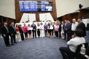 Passagem do Dia de Conscientizao das Doenas Raras teve homenagem a profissionais na Alep