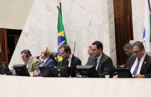 Secretrio da Sade estima at 30 mil casos no Paran no pico da pandemia