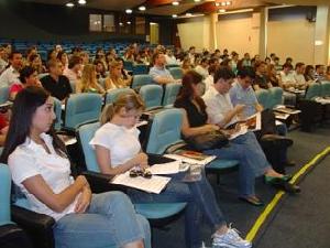 Conselho recepciona novos mdicos durante entrega de carteiras