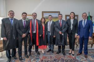 Mdico e advogado que seguiu carreira no Ministrio Pblico assume vaga de desembargador do TJPR