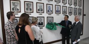Pediatra Wilmar Mendona Guimares na Galeria de Presidentes do Conselho de Medicina do Paran