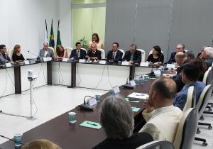 Conselheiros federais participam de sesso plenria temtica no CRM-PR