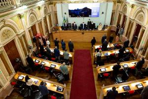 Cmara Municipal de Curitiba presta homenagem aos mdicos na passagem da data comemorativa
