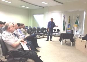 Palestra sobre planto mdico rene mdicos e estudantes em Pato Branco