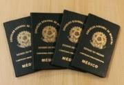 Exemplos ticos homenageados em solenidade de entrega de carteiras em Maring