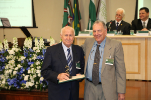 Pesar pelo falecimento do cirurgio geral Claudio Eugnio Pozzobon (CRM-PR 1.411), de Curitiba