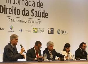 Demandas judiciais relativas  sade crescem 130% em 10 anos