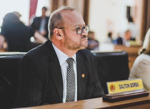 Cmara de Vereadores aprova voto de congratulaes e aplausos aos mdicos de Curitiba