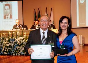 Pesar pelo falecimento do gineco-obstetra e mdico do trabalho Darby Valente (CRM-PR 1.601)