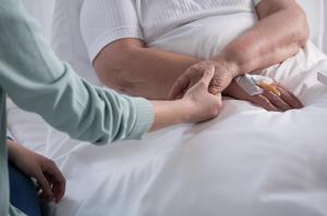 Cuidados paliativos aliviam dor em mais de 90% dos pacientes com cncer