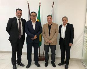 Ofensa pblica de prefeito de Loanda gera desagravo em favor do mdico Vagner Jos Pereira