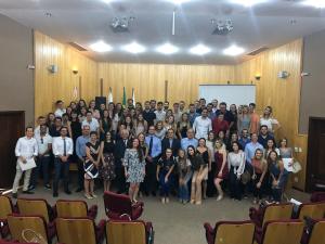 Evento tico em Maring tem entrega de carteiras a 65 novos mdicos