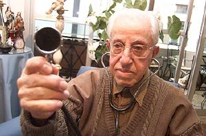 Homenagem do Conselho de Medicina ao pediatra pioneiro de Londrina