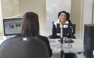 Mdica com tetraparesia faz inscrio no CRM-PR em Cascavel