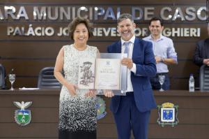 Mdica Hi Kyung Ann  cidad honorria de Cascavel, onde participou do primeiro transplante renal