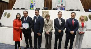 Audincia trata do apadrinhamento afetivo e certifica parceiros da Comisso dos Direitos da Criana
