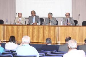 Modelo de assistncia psiquitrica no SUS recebe crticas em Frum do CFM