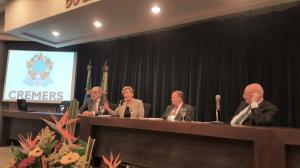 Debate sobre poltica e sade pblica encerra o II ENCM 2017, em Porto Alegre