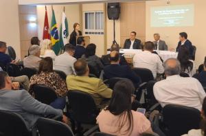 Mdicos de Londrina recebem homenagem do CRM-PR por 50 anos de profisso