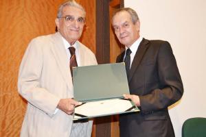 Futuros mdicos veem trajetria de pioneiro de Dois vizinhos