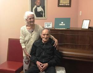 Dr. Hyzo homenageado pelo histrico tico na passagem dos 90 anos, 64 como mdico