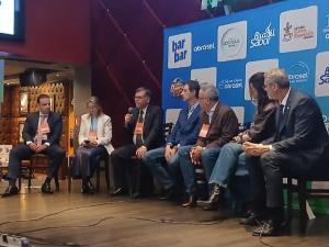 CRM-PR participa de encontro da Abrasel sobre combate a atestados falsos