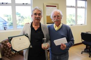 Mdico homenageado relembra represso militar no incio da carreira