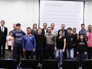 Julgamento tico simulado para mdicos e estudantes em Ponta Grossa