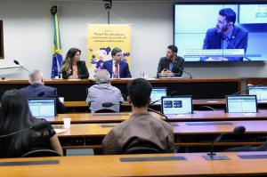Sociedade deve ser sensibilizada sobre preveno ao suicdio de crianas, dizem especialistas