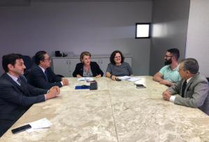 Em anlise a assistncia e as condies de trabalho do mdico no servio pblico de Curitiba