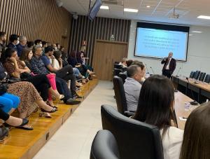 Violncia obsttrica  tema de debate em Foz do Iguau envolvendo os vrios setores da sociedade