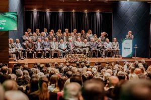 CRM-PR participa da entrega da 'Medalha Heróis de Curar' da AMP